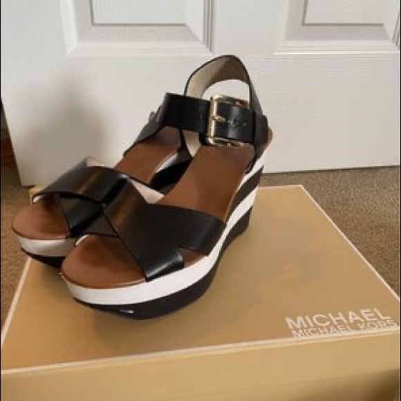 Michael Kors sandals - Picture 1 of 4